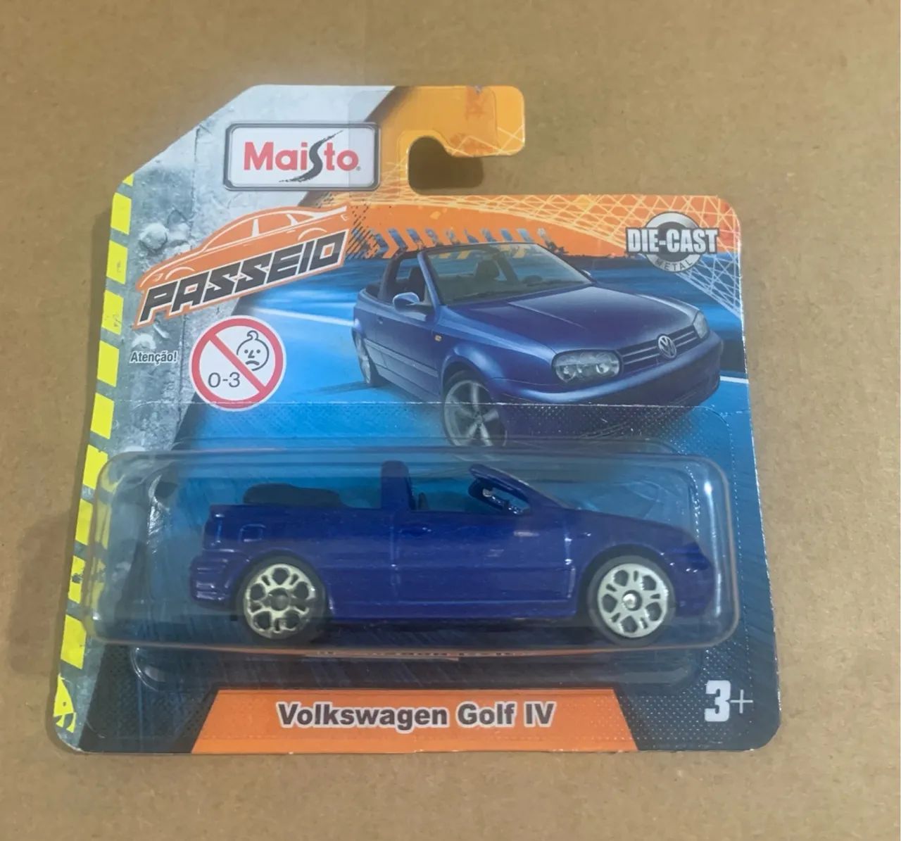Miniatura Volkswagen Golf IV Cabrio Maisto