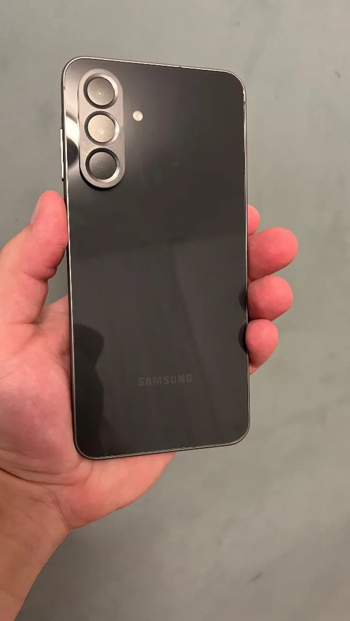 Somente troca (e justa) troco samsung A56 256b em IPhone 12 pro ou 13 (LER DESCRIÇÃO)