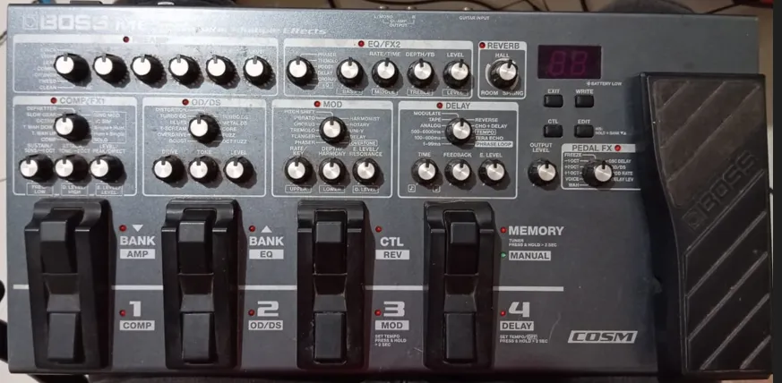 Pedaleira Boss ME-80