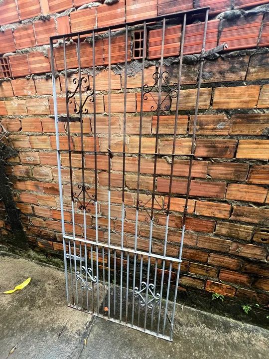 Porta de madeira maciça e portão de ferro - Foto 3