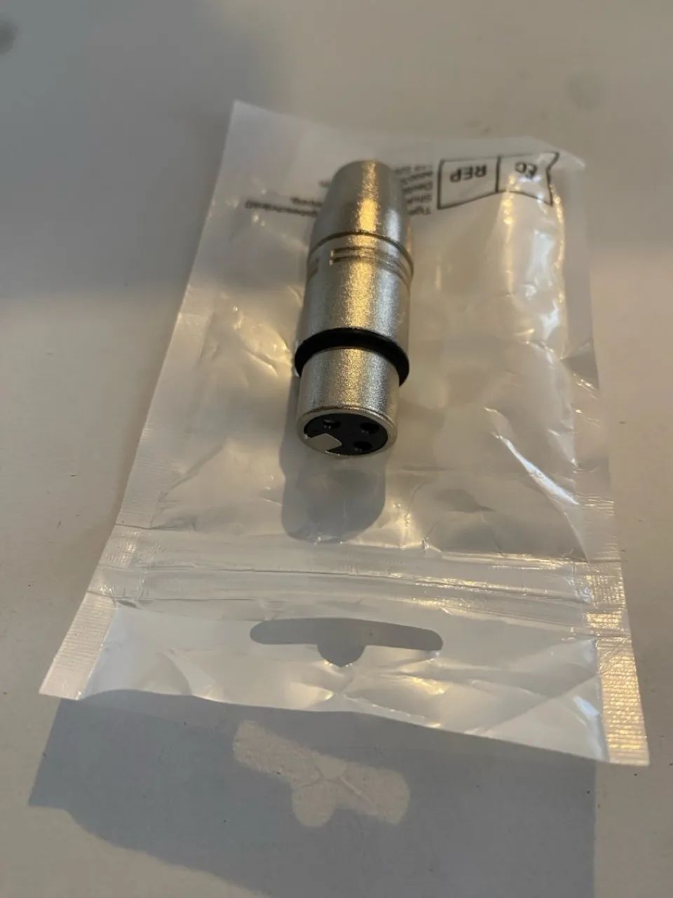 Adaptador XRL 3 pinos fêmea pra 3.5mm fêmea. - Foto 2