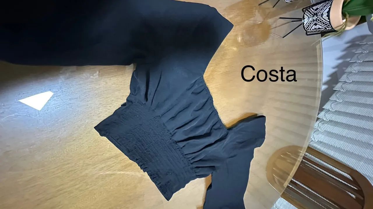 Blusa preta com manga longa e amarração - Foto 2