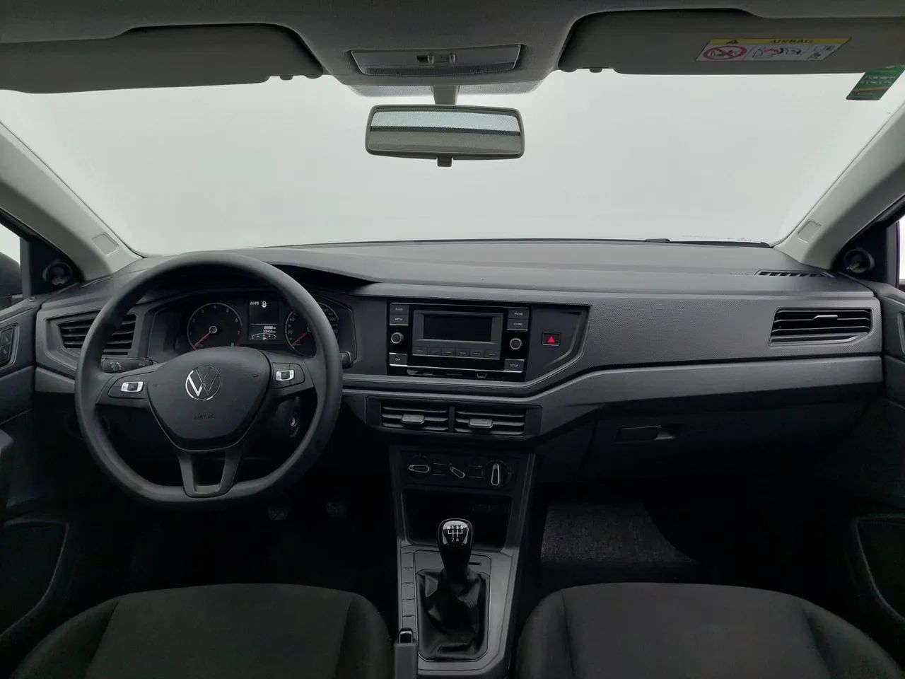 Volkswagen Polo Track 1.0 Flex 12V 5p, foto 15 de 18