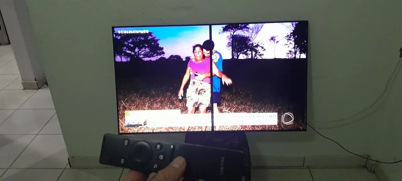 Tv 55 polegadas 4 k mais de 3 mil canais tem xbox porem tem listra  - Foto 3