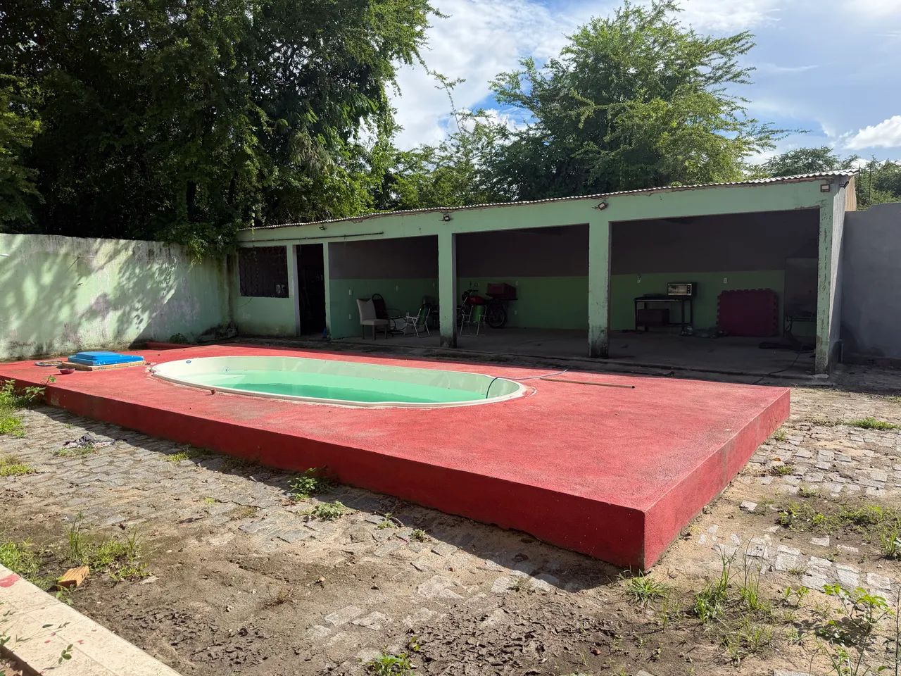 VENDO CASA COM PISCINA NO TABAPUA 