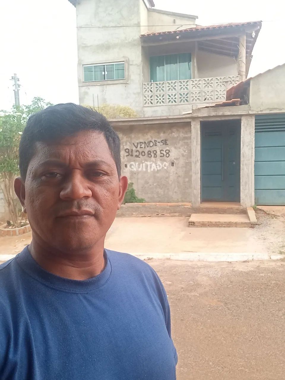 Sou carpinteiro  e escadeiro 