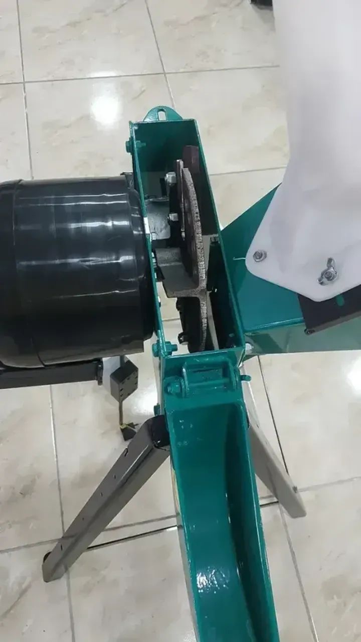 Forrageira Triturador Elétrica de 1.5hp mono C/ Peneiras Garthen (Nova) - Foto 3
