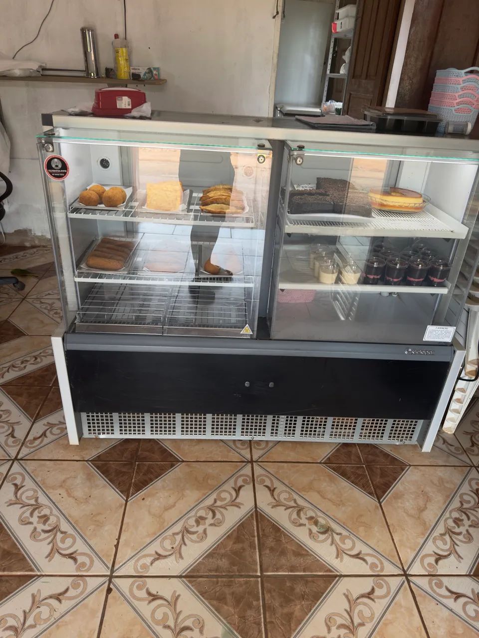 Vendo balcão quente e frio - Foto 2