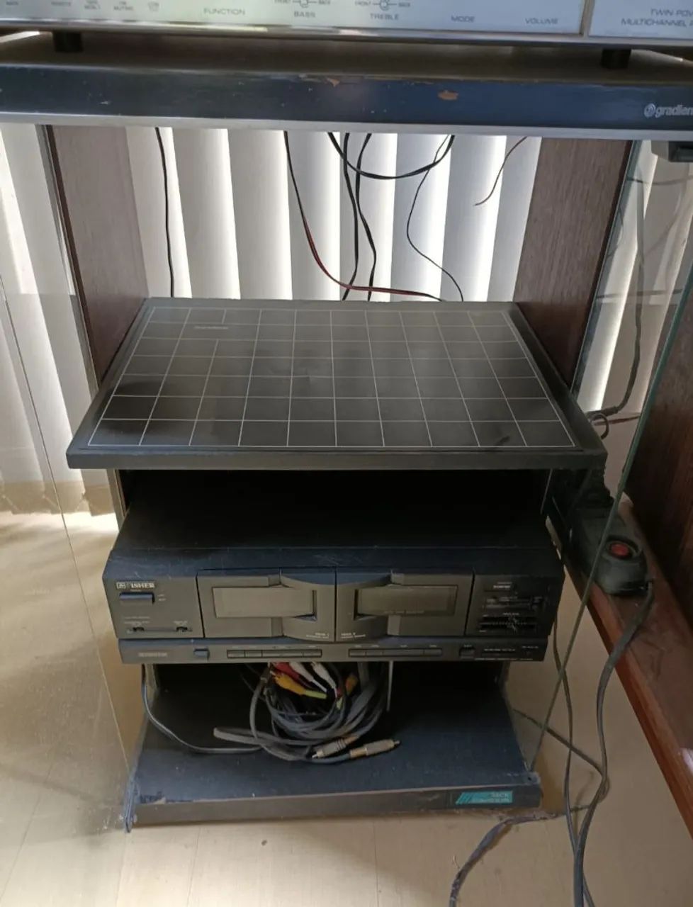 Rack Gradiente original frente vidro com rodinhas