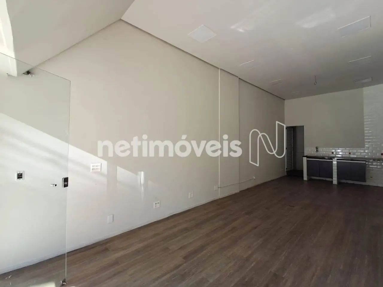 Loja Comercial com Mezanino e 2 Cozinhas  66m²;  Bairro Funcionários