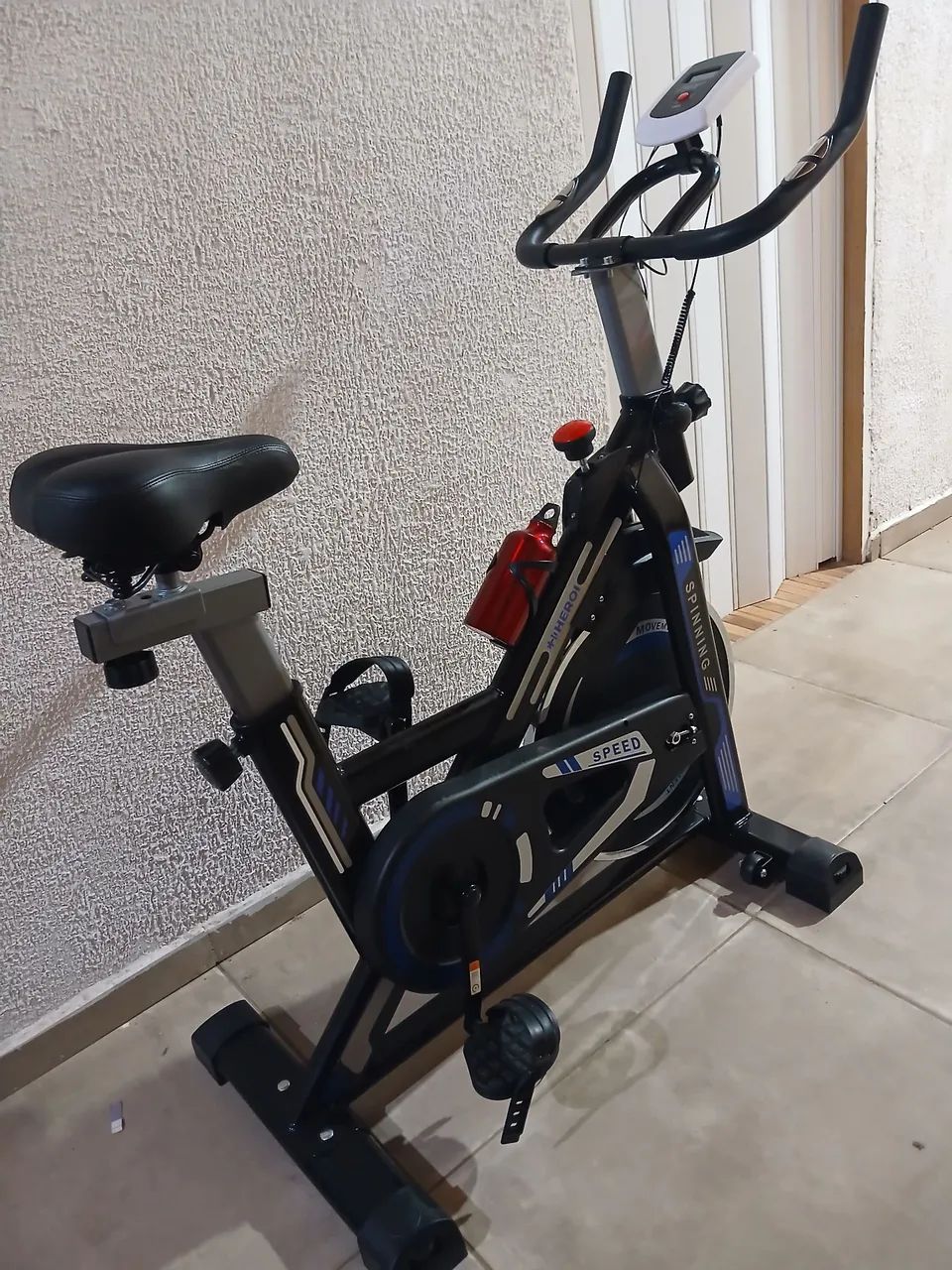 BICICLETA ERGOMETRICA  NOVA  SEM USO  COMPLETA 