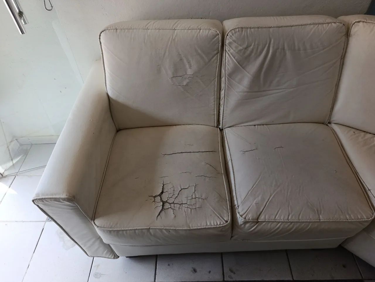 Sofá de Canto em L Grande com Chaise - Usado - Foto 4