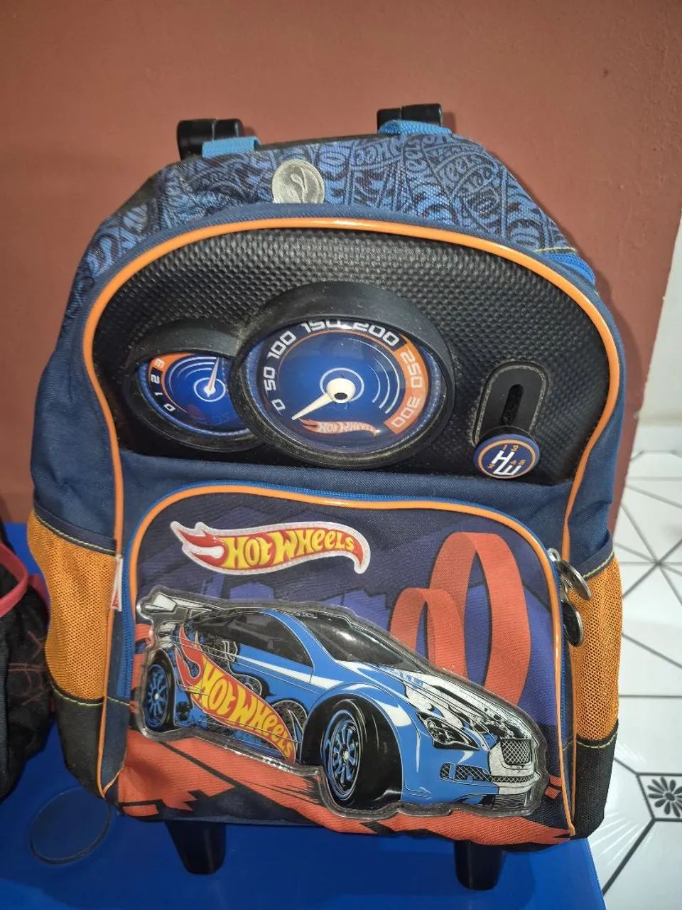 2 mochilas semi nova - Foto 2