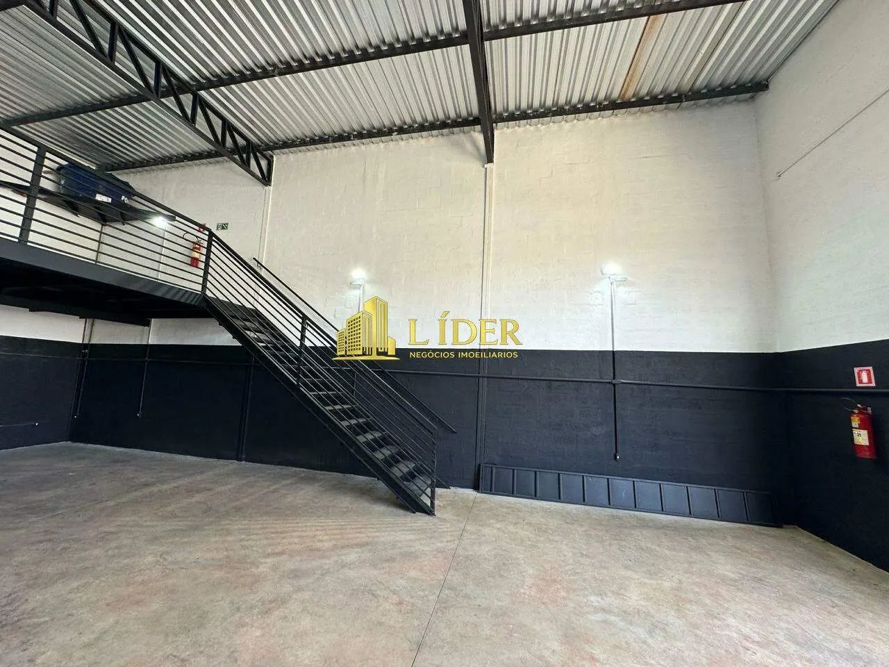 GALPÃO BEM LOCALIZADO - Foto 2