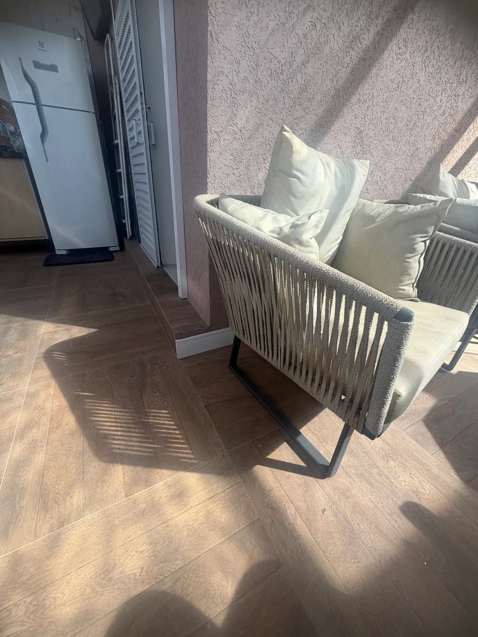 Conjunto sofá , poltrona e mesa de centro em corda náutica  - Foto 4