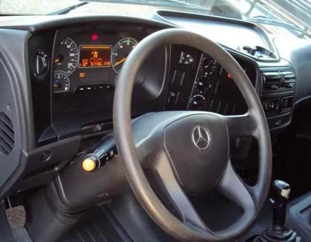 MB ATEGO 1719 BAU SECO 2014 - Foto 4