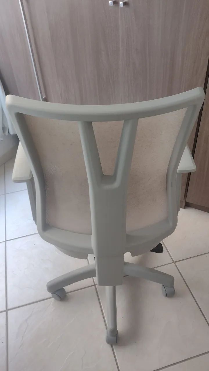 Cadeira Ergonômica c/ regulagens - Foto 3