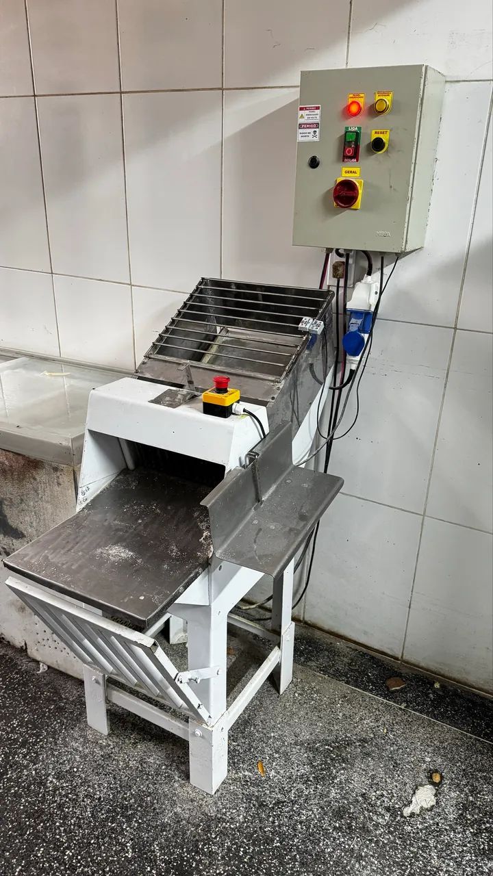 Fatiadora de pão com NR-12 - Foto 2