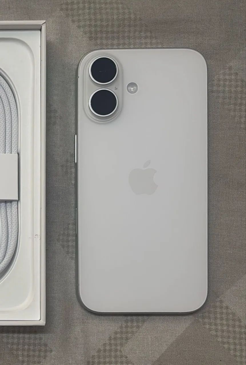iPhone 16