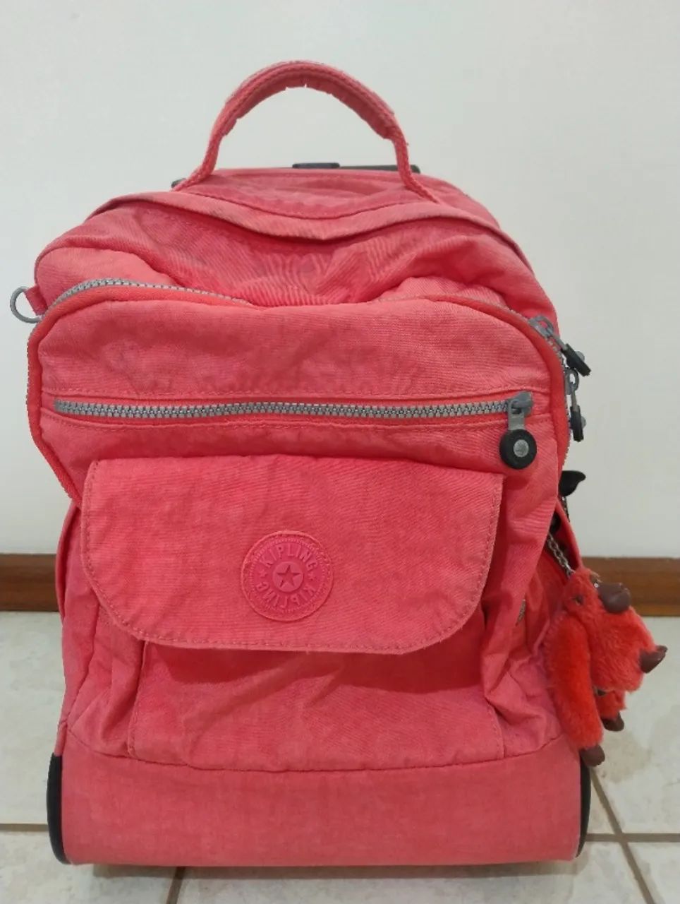 Mochila Kipling original com carrinho