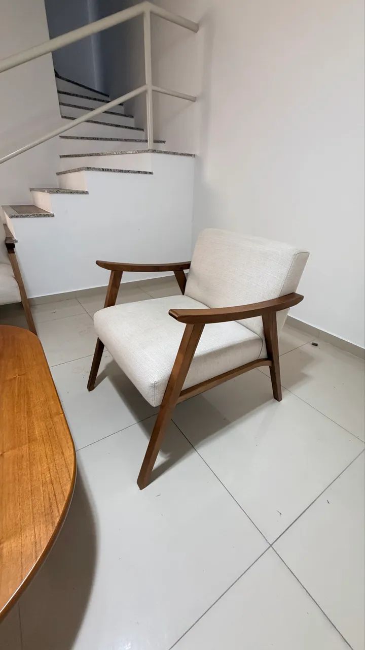 Conjunto 02 poltronas + mesa de centro sala.  - Foto 2
