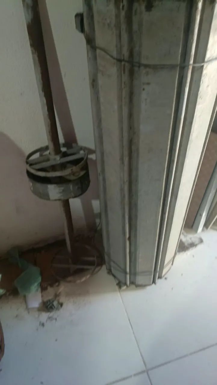 Porta sifonada de ferro sem defeito . 