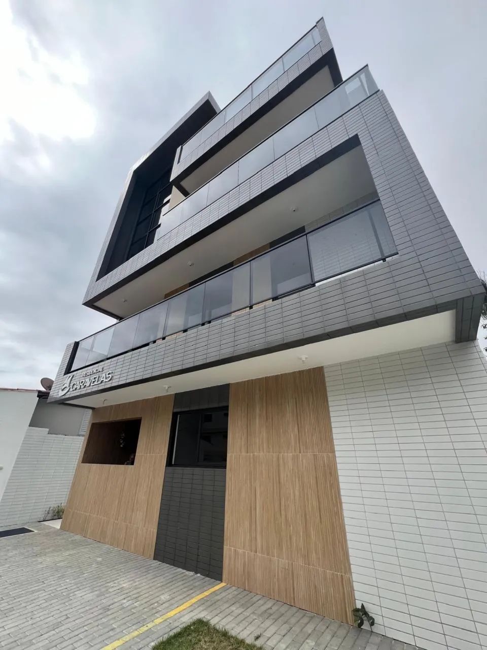 ALUGA-SE APARTAMENTO 3 QUARTOS NO ALTIPLANO