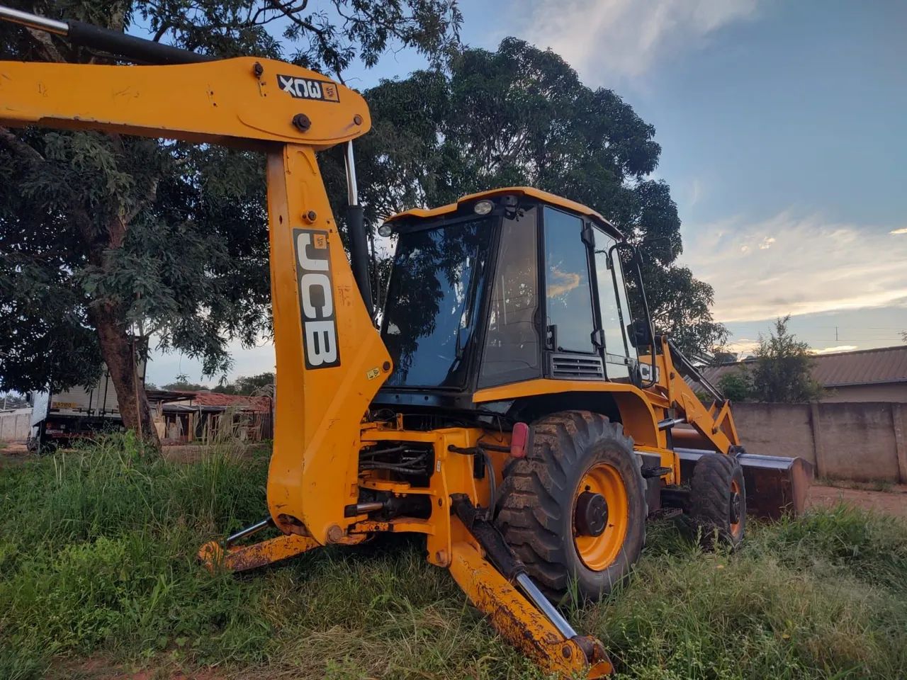 Retroescavadeira jcb 3cx 2019 zerada - Tratores e máquinas