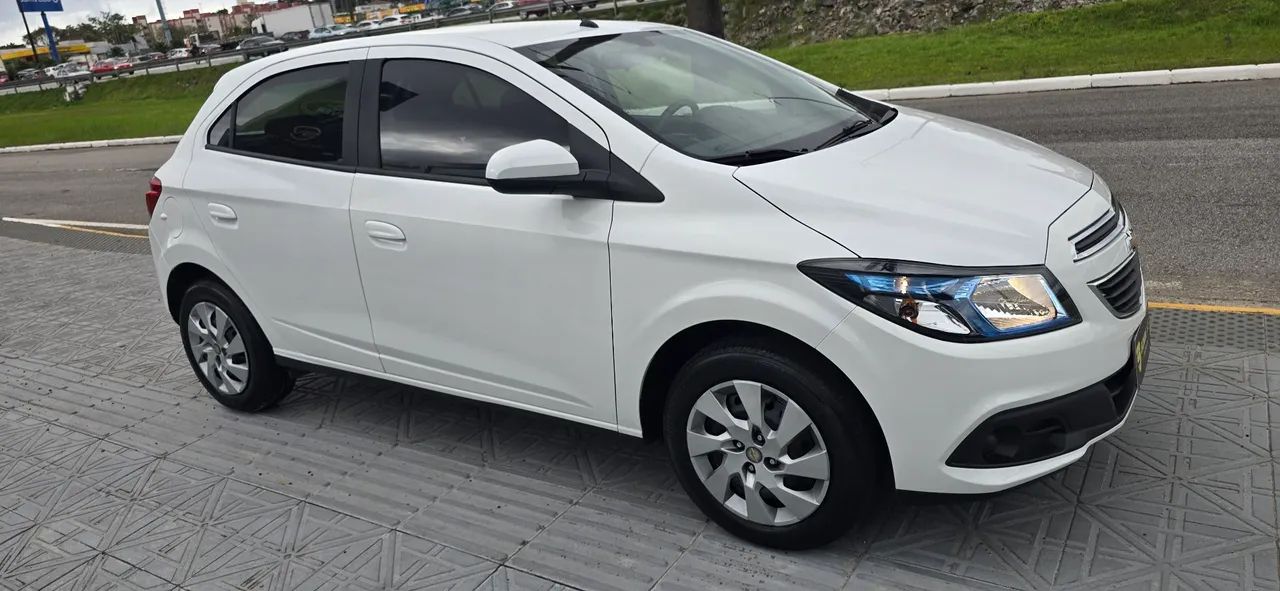 Chevrolet Onix Hatch LT 1.4 8V Flex Power Mec. 4P 2015 - Foto 4