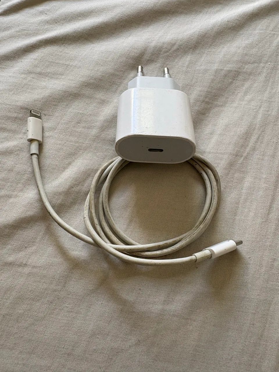 Carregador e Cabo usado  - Foto 3