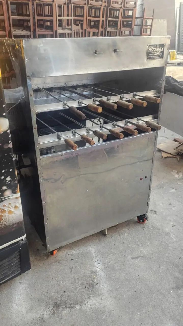 Churrasqueira a gás queimadores novos 13 espetos 