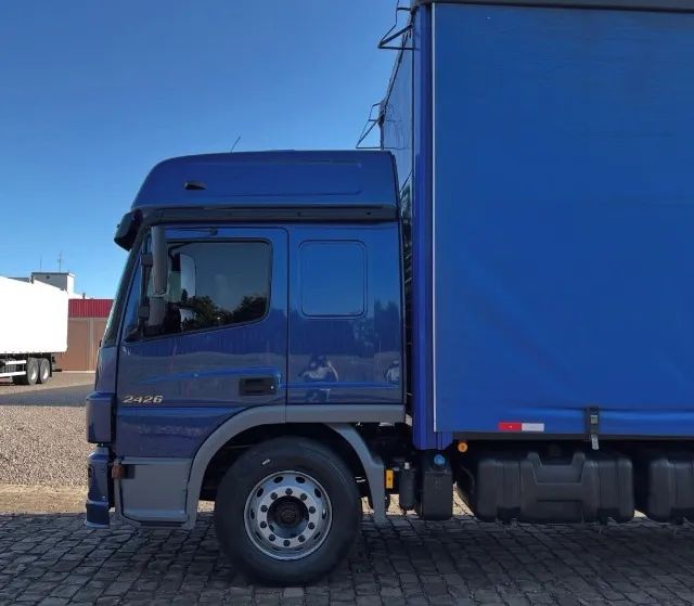 Mb Atego 2426 2017 6x2 Baú sider  - Foto 4