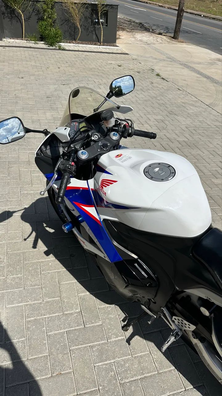 CBR600RR 2011  - Foto 2