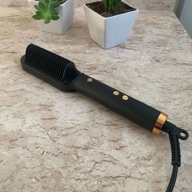 Escova alisadora de cabelo 