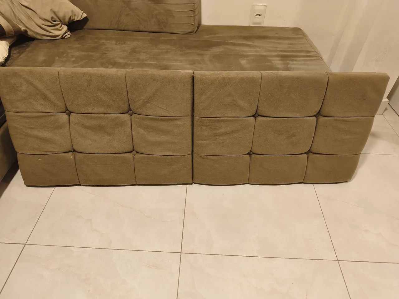 Cabeceira de cama bege
