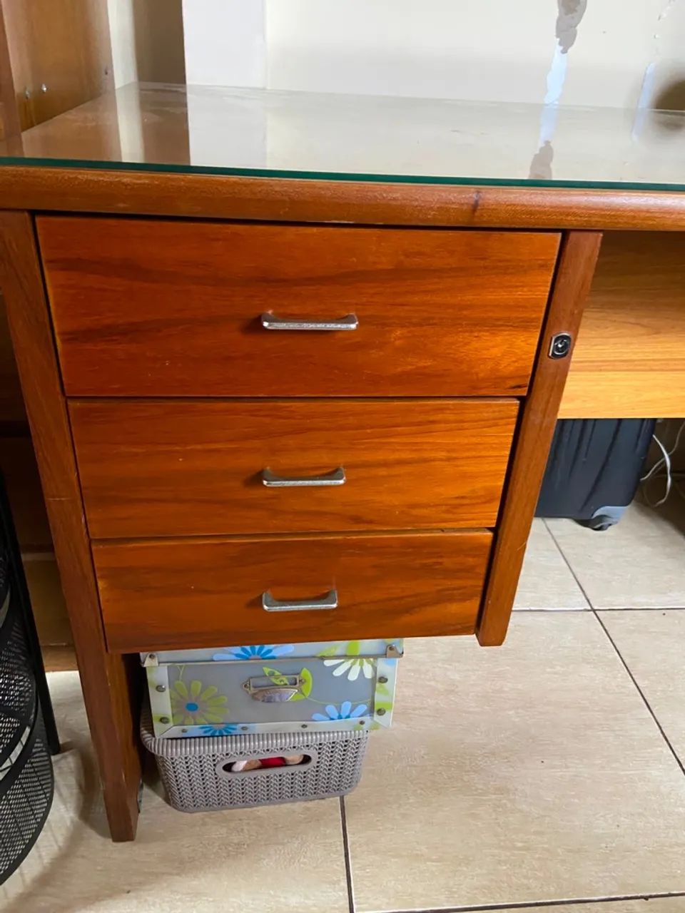 Mesa escrivaninha em madeira  - Foto 2