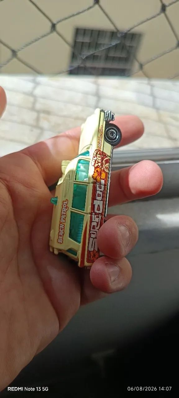 Cadillac ambulância Matchbox Hot-wheels  - Foto 4