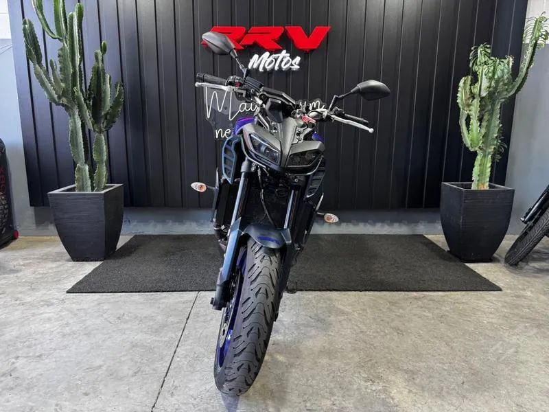 YAMAHA MT09 ABS 2024 - Foto 3