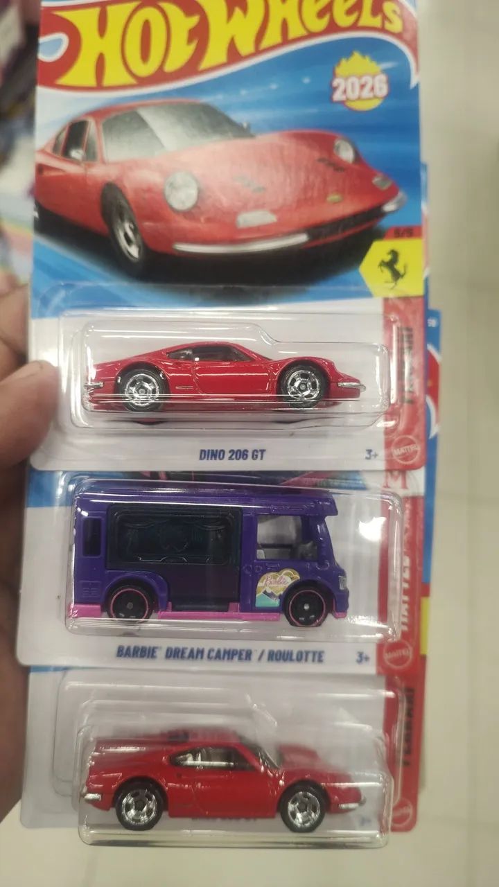 Hotwheels Ferrari e Barbie 