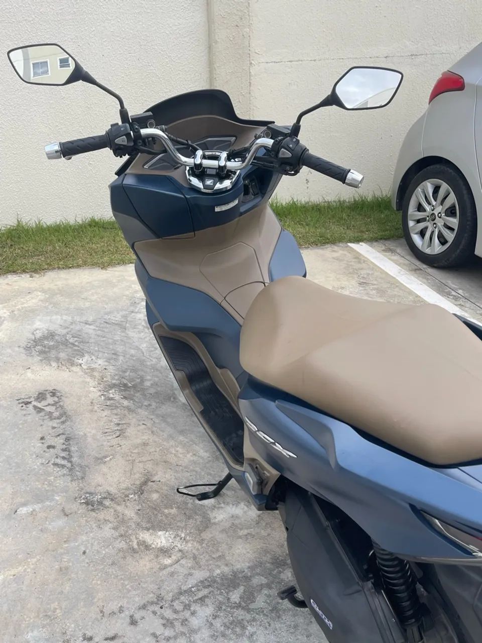 Pcx  dlx 2024  - Foto 2