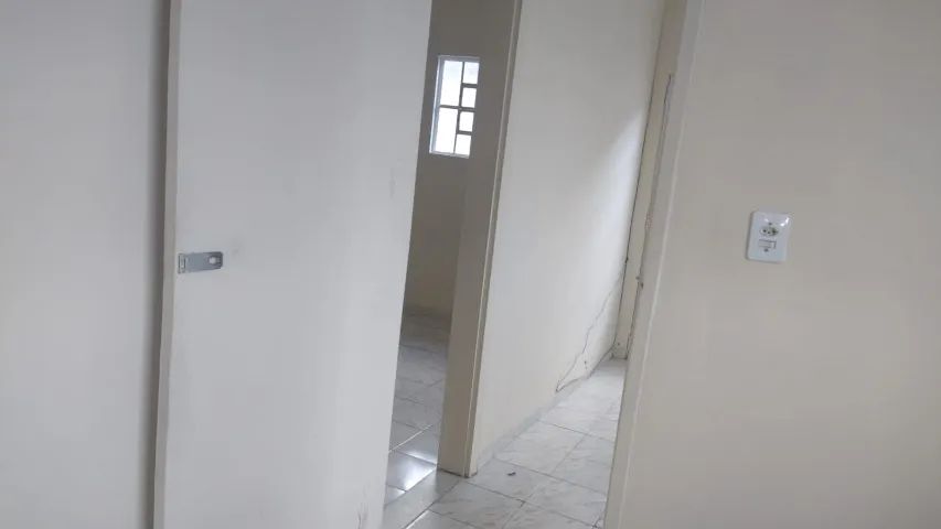 Casa com 2 quartos e quintal para alugar - Foto 2