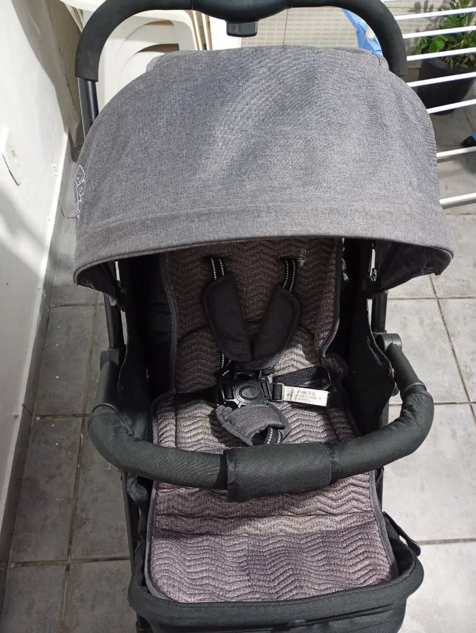 Carrinho de bebê usado excelente pra uso 