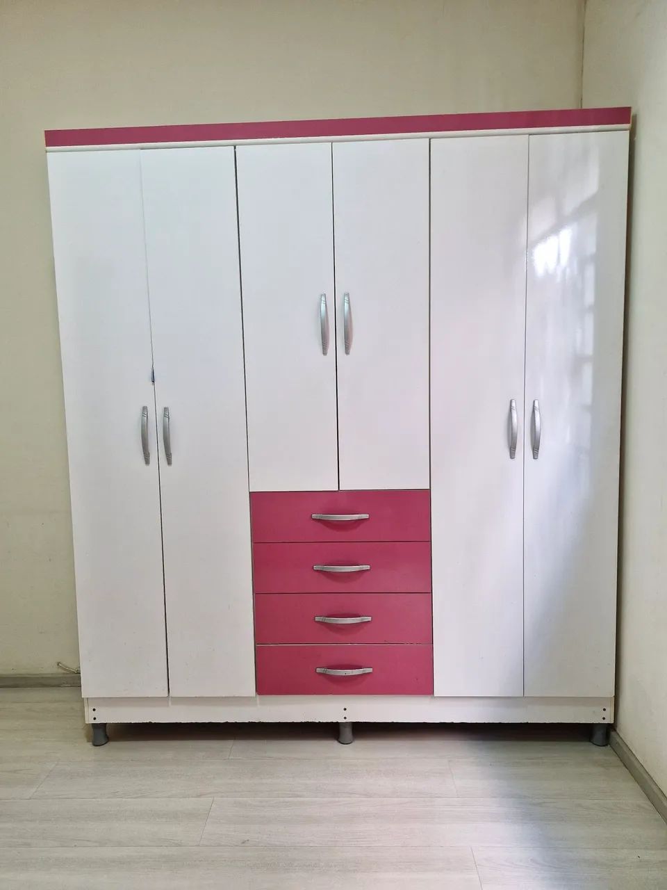 GUARDA ROUPA SEMI NOVO