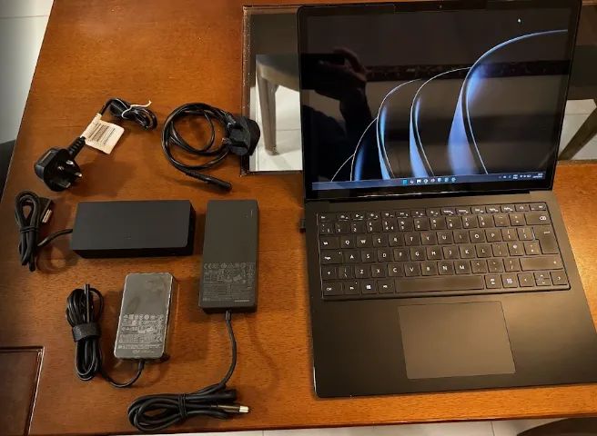 Microsoft Laptop Surface 3, Core i7, 16 GB RAM, 256 GB SSD e Dock Station Microsoft