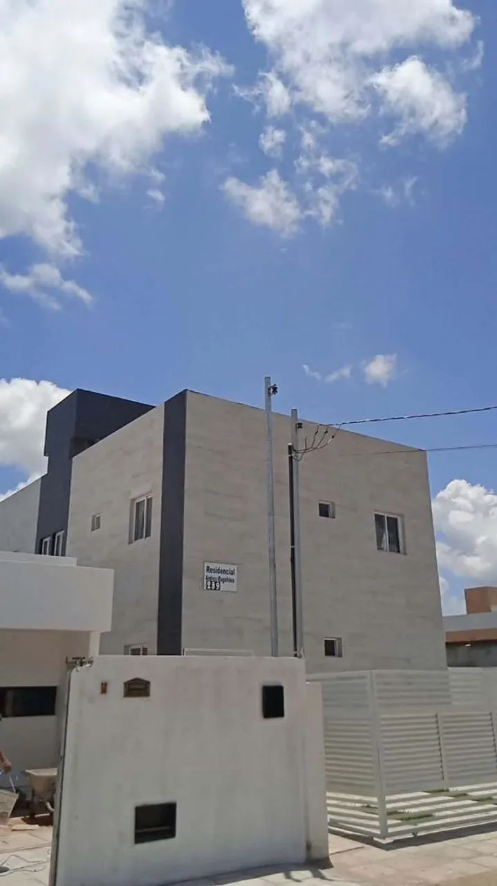 Apartamento com dois quartos e dois banheiros com box e pintura profissional
