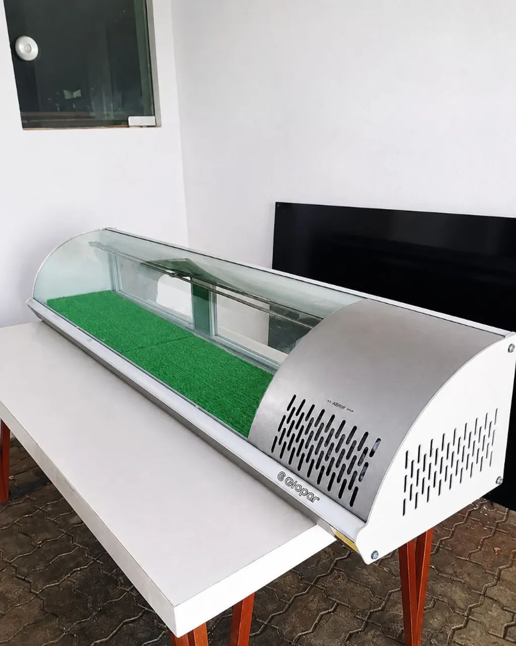 Linda vitrine sushi gelopar 