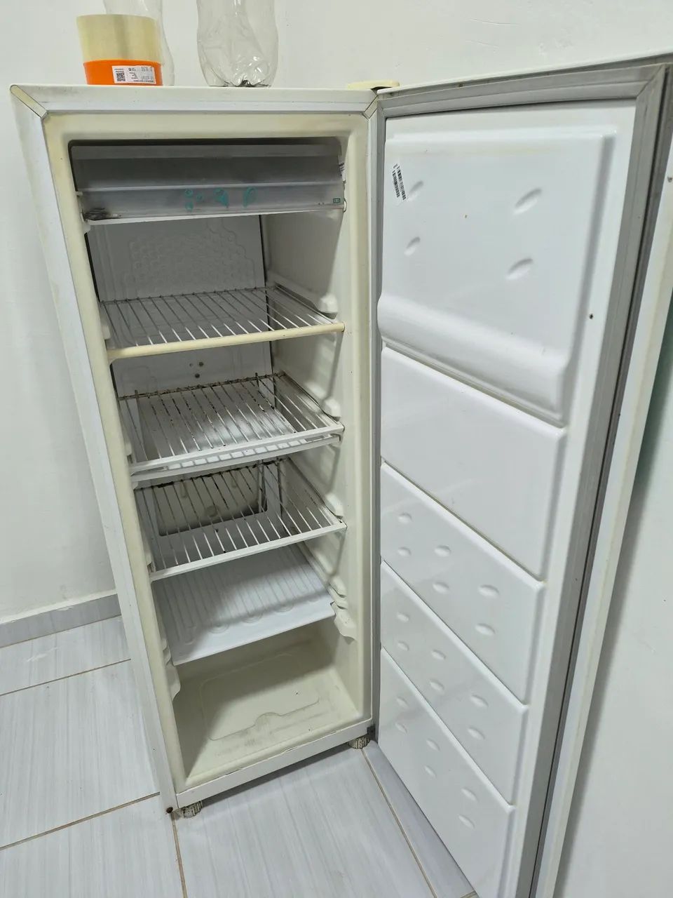 Vendo freezer 166 litros  - Foto 2