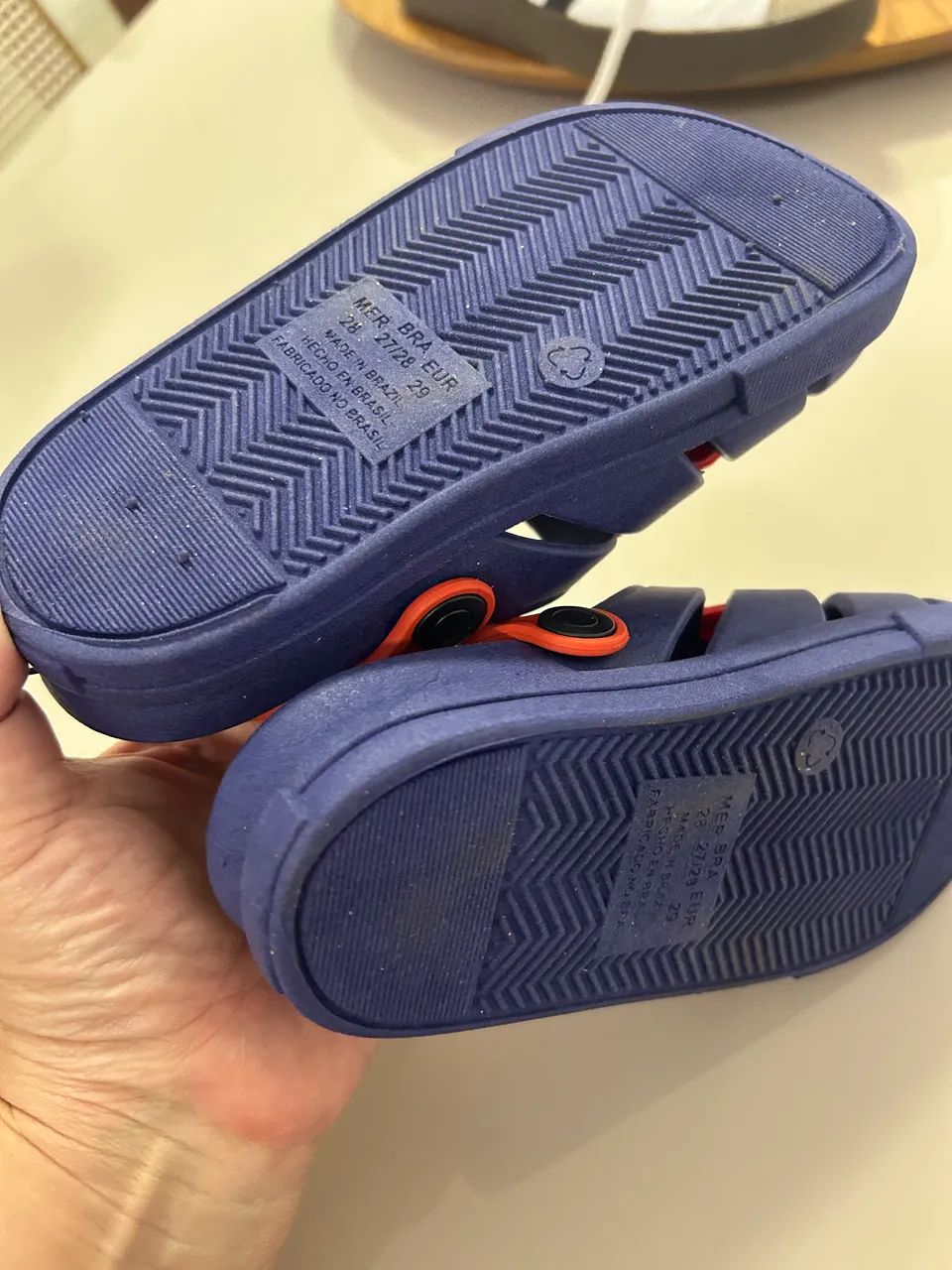 sandália tipo crocs infantil homem e aranha  - Foto 3