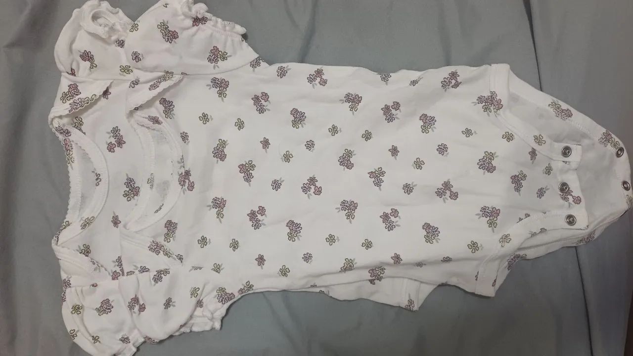 Bodys carters 3-6meees