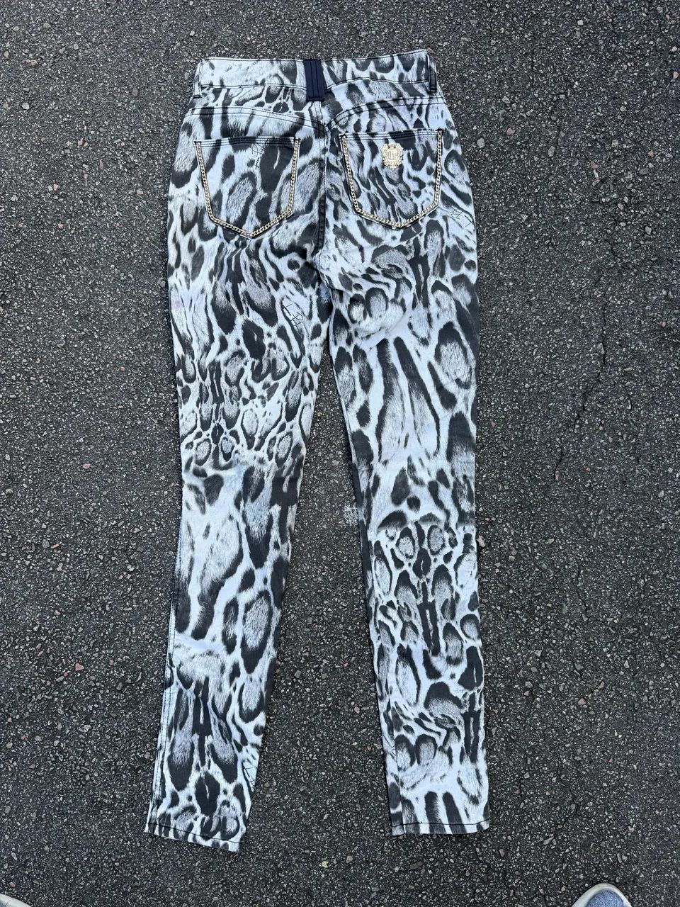 Calça jeans lança perfume  - Foto 4
